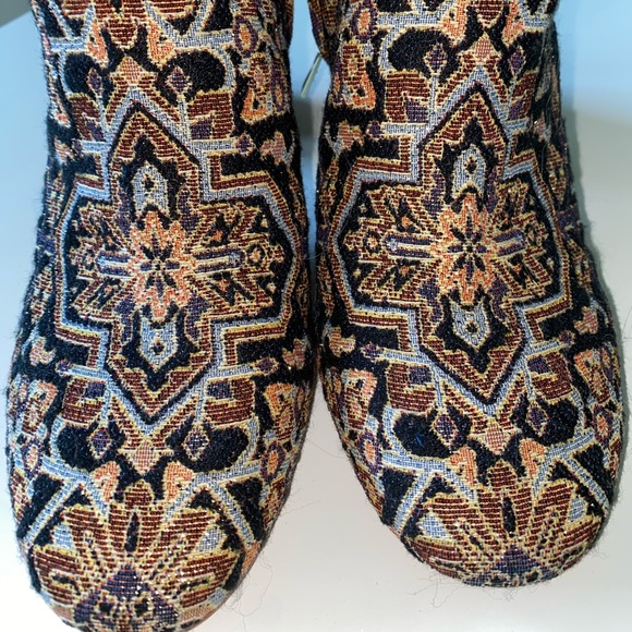 Sam Edelman Patterned Booties Size 8.5 - Picture 4 of 6